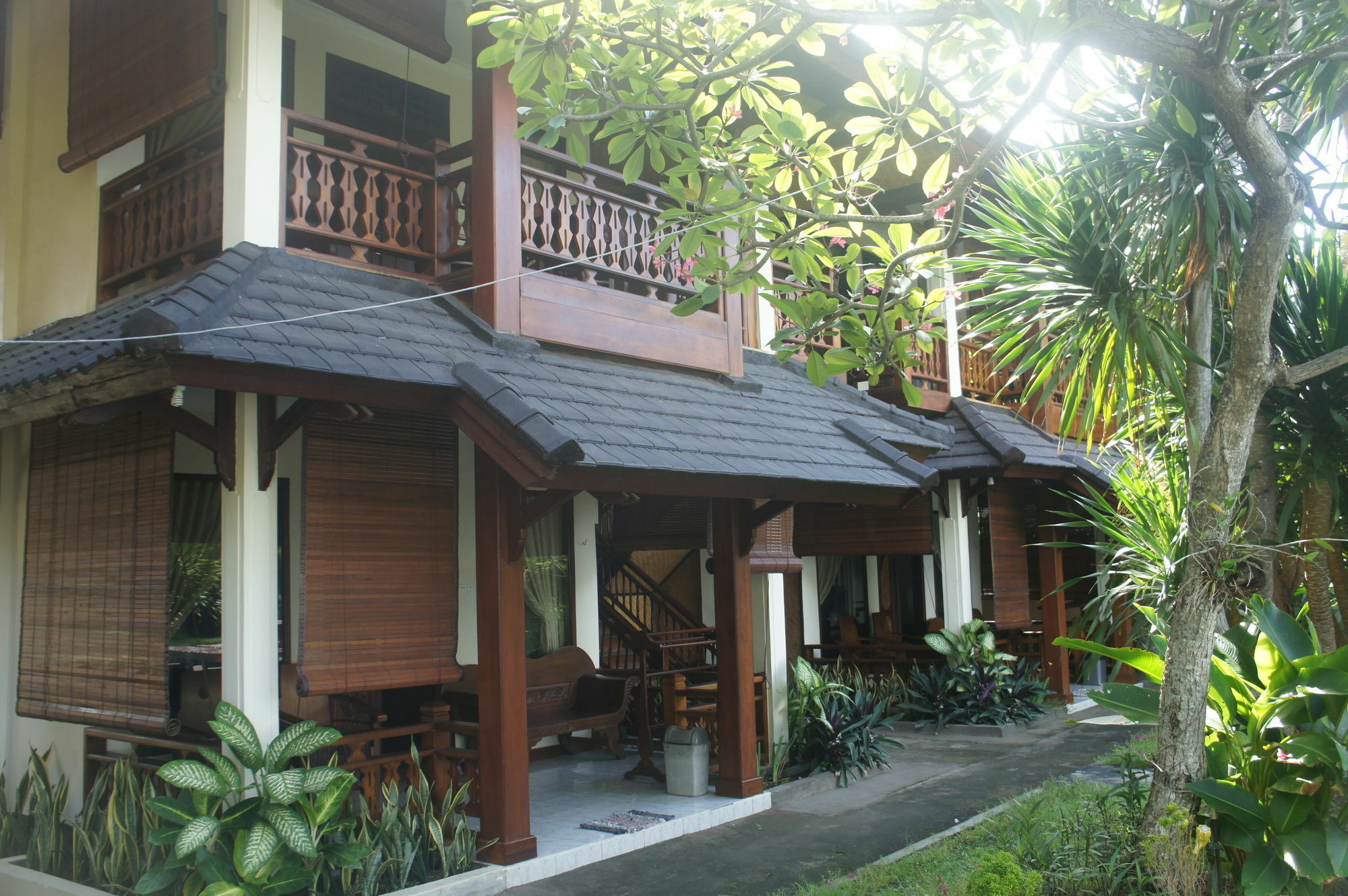 Batu Bolong Cottages Mangsit Buitenkant foto